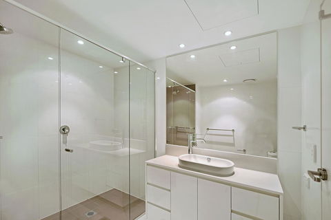 Number 1 H Residences - WiFi, Parking & More By Gold Coast Holidays - Accommodation Sunshine Coast 12