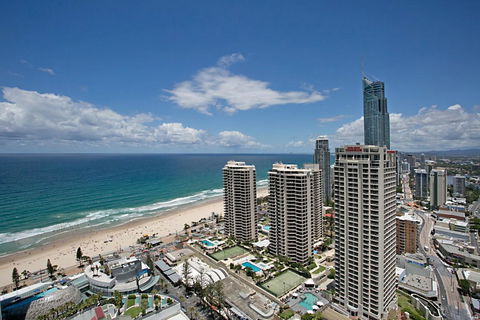 Number 1 H Residences - WiFi, Parking & More By Gold Coast Holidays - Accommodation Sunshine Coast 9