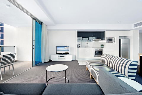 Number 1 H Residences - WiFi, Parking & More By Gold Coast Holidays - Accommodation Sunshine Coast 34