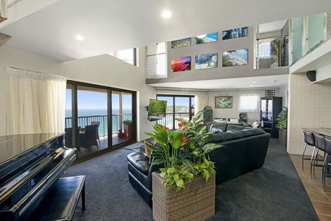 Burleigh Esplanade Apartments - Accommodation Sunshine Coast 26