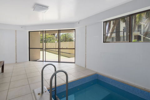 Burleigh Esplanade Apartments - Accommodation Sunshine Coast 23
