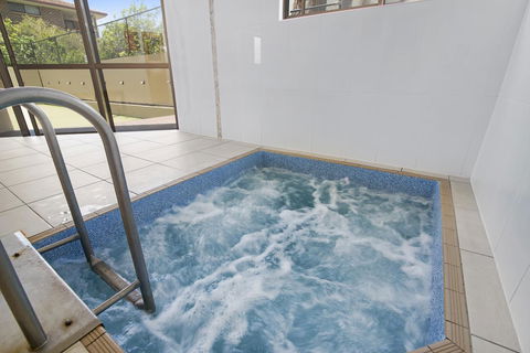 Burleigh Esplanade Apartments - Accommodation Sunshine Coast 22