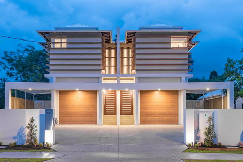 Noosa Villas - Accommodation Sunshine Coast 0