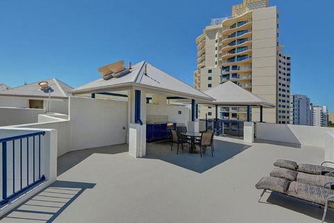 Raffles Mooloolaba - Accommodation Sunshine Coast 5