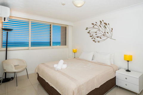 Breakers North Absolute Beachfront Apartments - Official - Accommodation Sunshine Coast 27