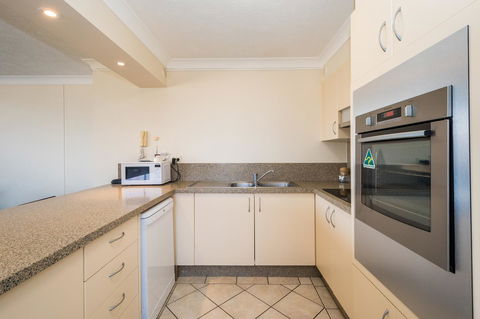 Breakers North Absolute Beachfront Apartments - Official - Accommodation Sunshine Coast 18