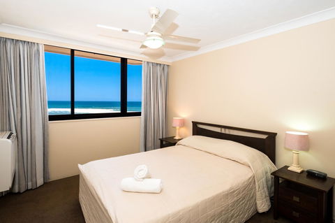 Breakers North Absolute Beachfront Apartments - Official - Accommodation Sunshine Coast 8