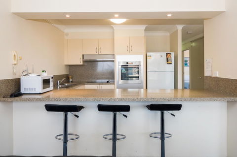 Breakers North Absolute Beachfront Apartments - Official - Accommodation Sunshine Coast 14