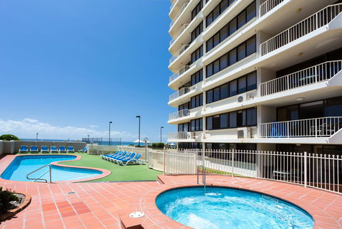 Breakers North Absolute Beachfront Apartments - Official - Accommodation Sunshine Coast 4