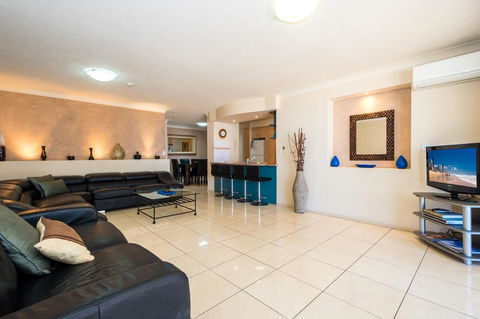 Breakers North Absolute Beachfront Apartments - Official - Accommodation Sunshine Coast 38