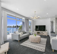 Havana Blue - Large 4 Bedroom Family Home - Accommodation Sunshine Coast