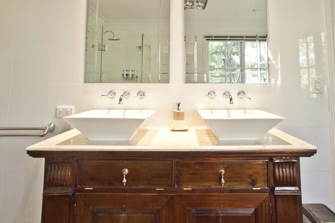 Curtis Falls Cottage - Accommodation Sunshine Coast 2