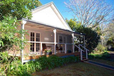 Curtis Falls Cottage - Accommodation Sunshine Coast 0
