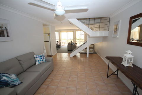 Waters Edge - Accommodation Sunshine Coast 2