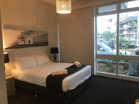 Waters Edge Port Macquarie - Accommodation Sunshine Coast 1