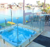 Waterside Resort Style - Accommodation Sunshine Coast