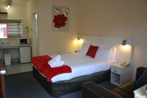 Wattle Motel - Accommodation Sunshine Coast 0