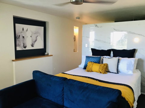 Waves And White Horses Seaview Retreat (adults Only) - Accommodation Sunshine Coast 2