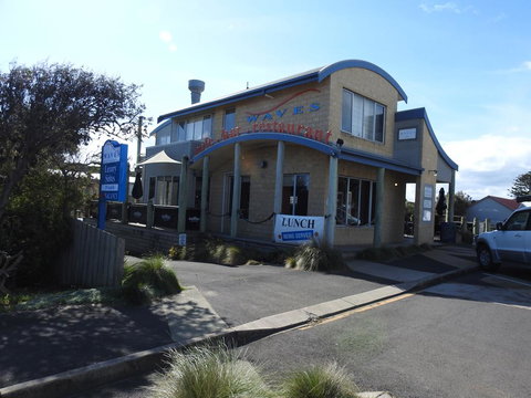 Waves Luxury Suites - Accommodation Sunshine Coast 2