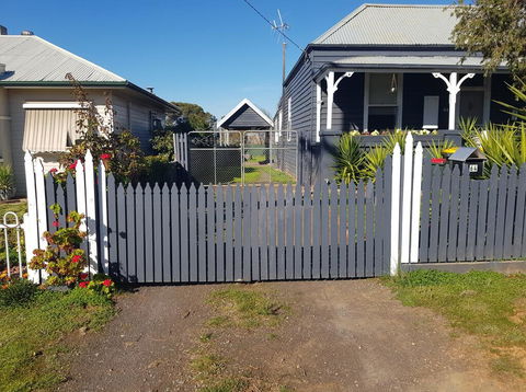 Welcome Stranger Cottage - Accommodation Sunshine Coast 1