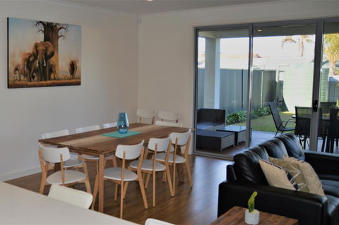 Western Breeze - Accommodation Sunshine Coast 2