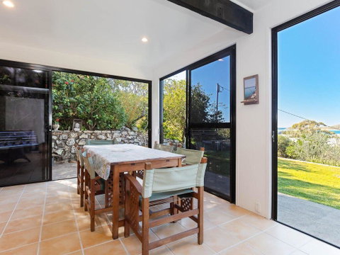 Whale Tales' 78 Lentara Street - FANTASTIC WATER VIEWS OVER FINGAL BEACH - Accommodation Sunshine Coast 2