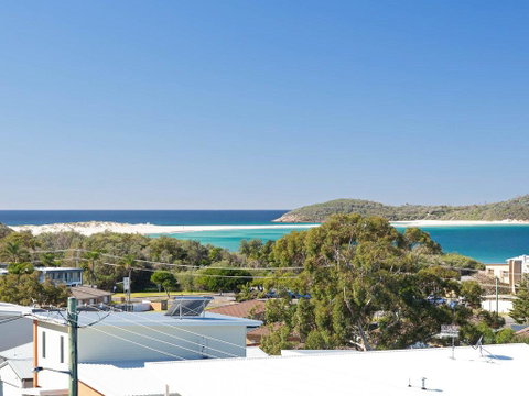 Whale Tales' 78 Lentara Street - FANTASTIC WATER VIEWS OVER FINGAL BEACH - Accommodation Sunshine Coast 0
