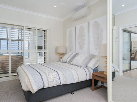 Whispering Sands', 10 Sandy Point Road - Luxury Waterfront Home With Aircon, WIFI & Foxtel - Accommodation Sunshine Coast 1