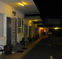 White Manor Motel - Accommodation Sunshine Coast