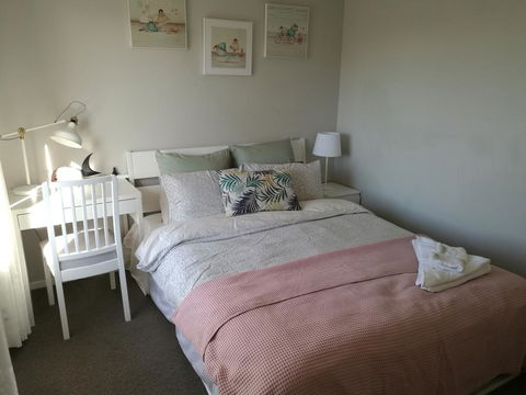 Whole Storey 2 Bedrooms+Kitchen+Living Room In Glen Waverley - Accommodation Sunshine Coast 2