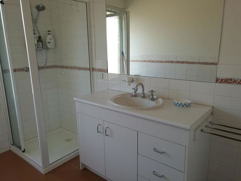 Whole Storey 2 Bedrooms+Kitchen+Living Room In Glen Waverley - Accommodation Sunshine Coast 1