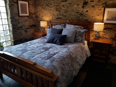 William Hunt's Retreat - Redwood Studio - Accommodation Sunshine Coast 2