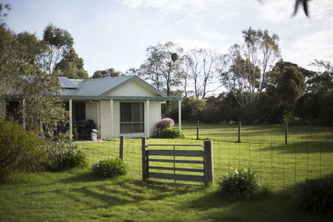Woongara Cottage - Pet Friendly Country Retreat - Accommodation Sunshine Coast 0