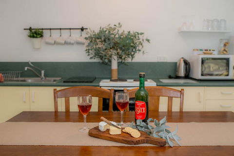 Woongara Cottage - Pet Friendly Country Retreat - Accommodation Sunshine Coast 2