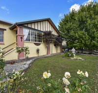 Wyatt Guest House - Accommodation Sunshine Coast