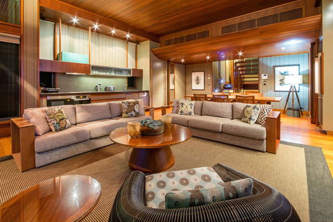 Yacht Club Villa - Accommodation Sunshine Coast 1