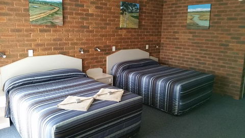 Yambil Inn - Accommodation Sunshine Coast 2