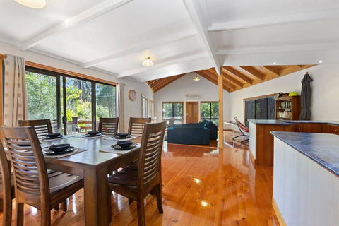 YARRABEE - The Perfect Getaway! - Accommodation Sunshine Coast 0