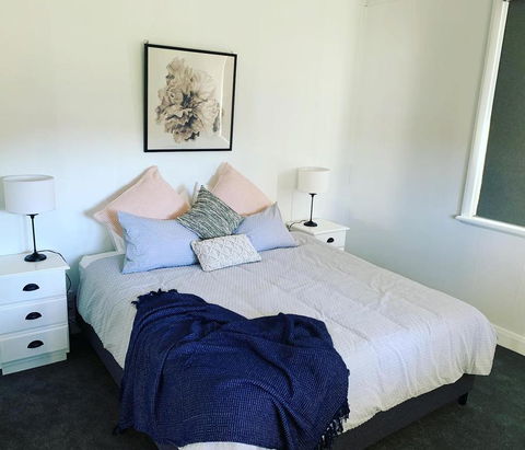 Yellow Door House Adelong - Accommodation Sunshine Coast 2
