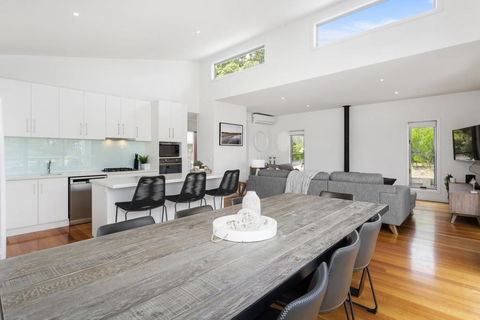 YOU, ME AND THE SEA - BLAIRGOWRIE - Accommodation Sunshine Coast 0