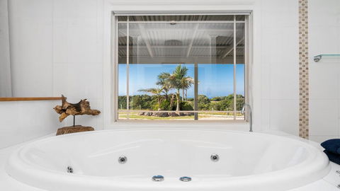 Your Luxury Escape - Byron Sunset Breeze - Accommodation Sunshine Coast 0