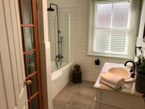 YSG The Edward Townhouse 153 - Walk To Town - Accommodation Sunshine Coast 2