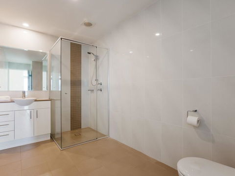 Maison De La Mer 30 Mulubinda Parade - Luxurious, Linen, Aircon And Panoramic Views - Accommodation Sunshine Coast 2