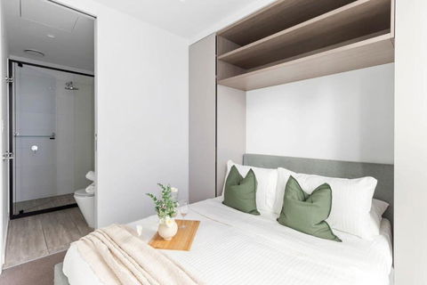 A 2BR Apt Near Melbourne Central & QV Market - Accommodation Sunshine Coast 1