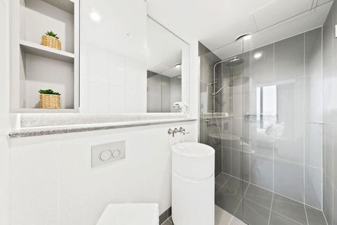 A 3BR Apt Next To Melbourne Central FREE Parking - Accommodation Sunshine Coast 3