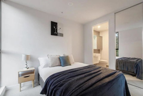 A 3BR Apt Next To Melbourne Zoo FREE Parking - Accommodation Sunshine Coast 1