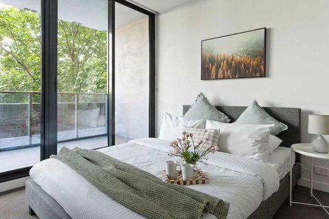 A Central Apt Right Next To Southern Cross - Accommodation Sunshine Coast 0