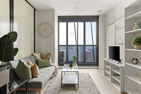 A Chic & Comfy 2BR Apt On Collins With City Views - Accommodation Sunshine Coast 0