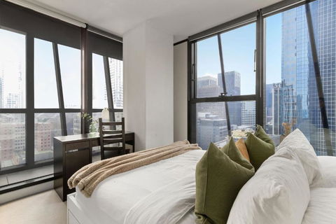 A Chic & Comfy 2BR Apt On Collins With City Views - Accommodation Sunshine Coast 1