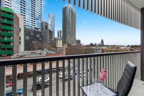 A Chic Studio Only A 4-min Walk To Victoria Market - Accommodation Sunshine Coast 4